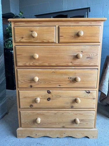 Quality solid pine chest - solid,