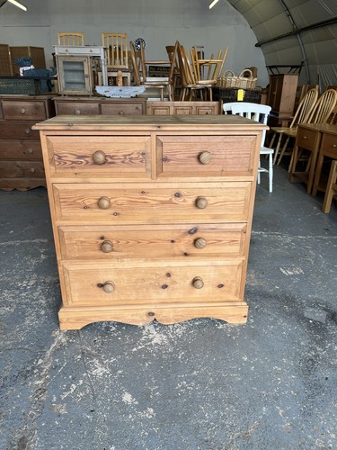 Gorgeous solid pine chest - solid,