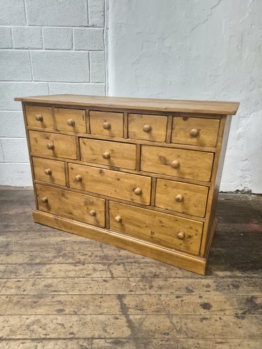 Vintage merchants chest - merchants,