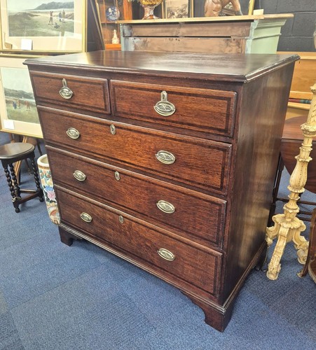 Lovely oak chest drawers - lovely, of